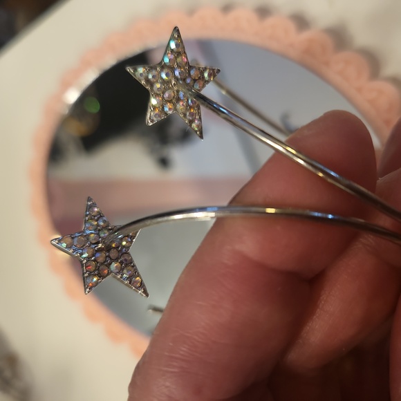 #2 PAIRS OF EARRINGS,  HOOPS AND BUTTERFLY 🦋 EARRINGS,  BEAUTIFUL RHINESTONES - Picture 9 of 10